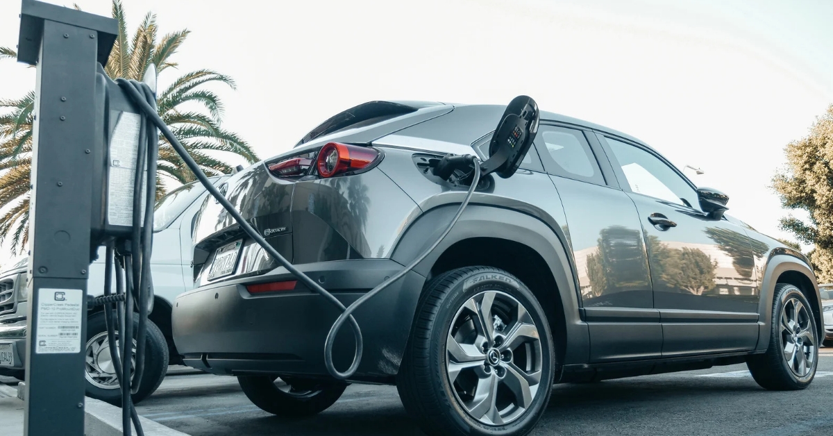 EV Cars: భారీ ఆఫర్లు బంపర్ డీల్స్‌! EV కార్లపై రూ.10 లక్షల వరకు డిస్కౌంట్!