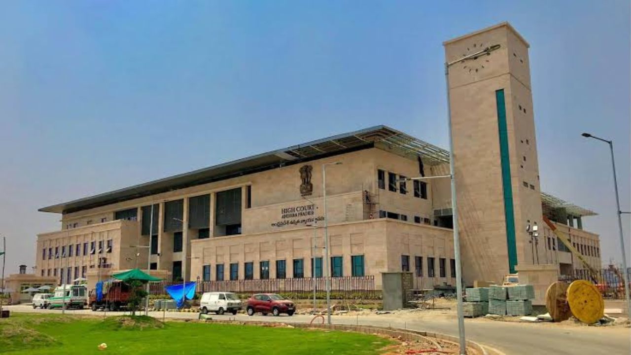 High court: విశాఖ ఐటీ భూ కేటాయింపులపై హైకోర్ట్  క్లారిటీ..! ప్రభుత్వ ప్రోత్సాహకాలు తప్పనిసరి..!