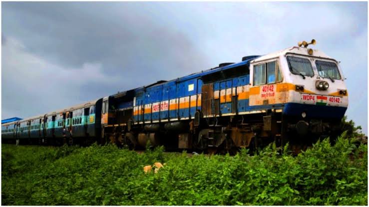 Railway: దసరా – దీపావళి బంపర్‌ ఆఫర్‌..! ప్రత్యేక రైళ్లతో ప్రయాణికులకు రైల్వే సర్‌ప్రైజ్‌!