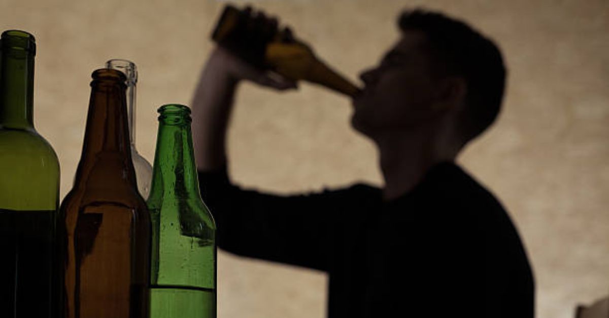 Drunk teacher: మత్తులో మునిగిపోయిన గురువు.. పాఠశాల గౌరవానికి చెడ్డపేరు!