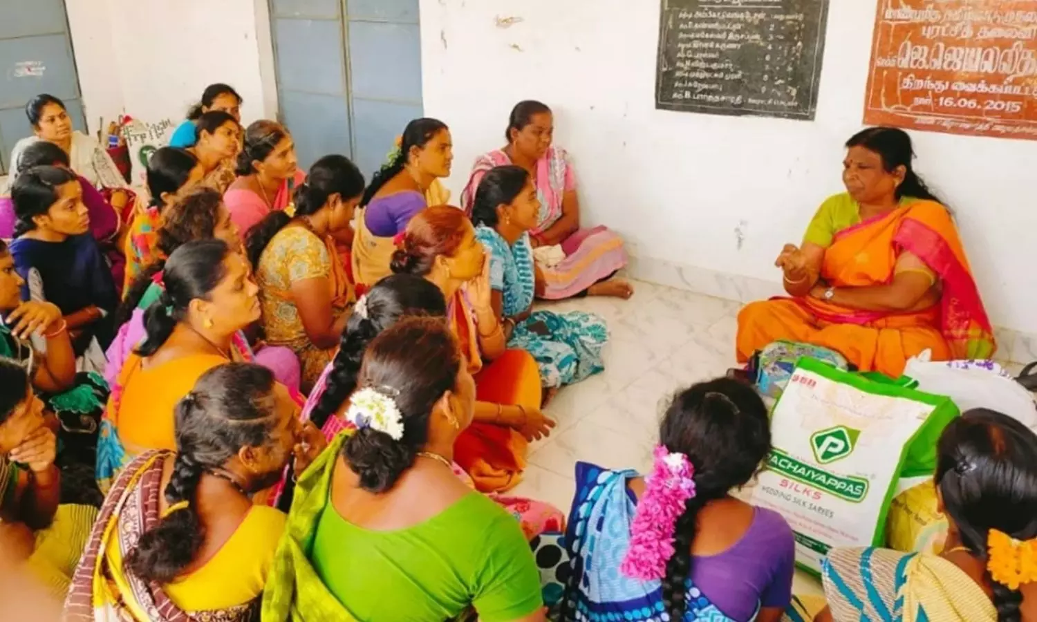 Dwacra Mahilalu: డ్వాక్రా మహిళలకు బంపర్ ఆఫర్! జస్ట్ రూ.3.5 లక్షలు కడితే చాలు... రూ.6 లక్షలు అవసరం లేదు!