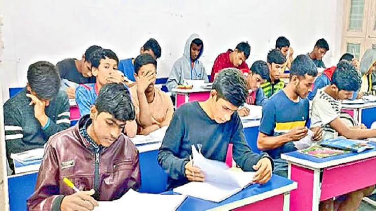 Students: విద్యార్థులకు శుభవార్త..! గురుకుల పాఠశాలల్లో కుటుంబంతో మాట్లాడే సౌకర్యం!