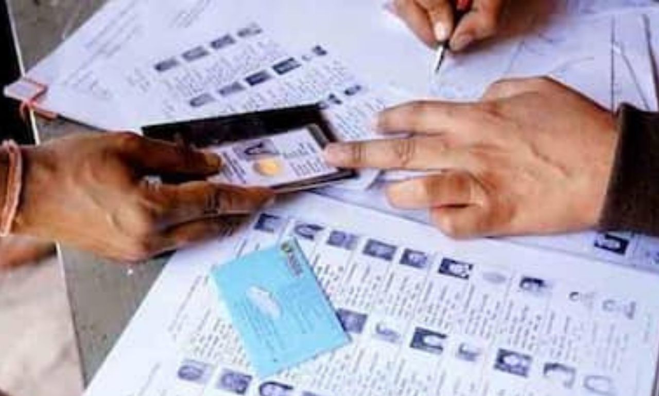Elections: స్థానిక సంస్థల ఎన్నికలకు ఎస్ఈసీ రెడీ..! ఈవీఎంల వాడకంపై చర్చలు..!