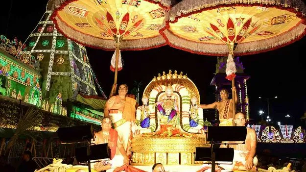 తిరుమలలో నేటి నుండి సాలకట్ల బ్రహ్మోత్సవాలు! పాల్గొననున్న సీఎం చంద్రబాబు!