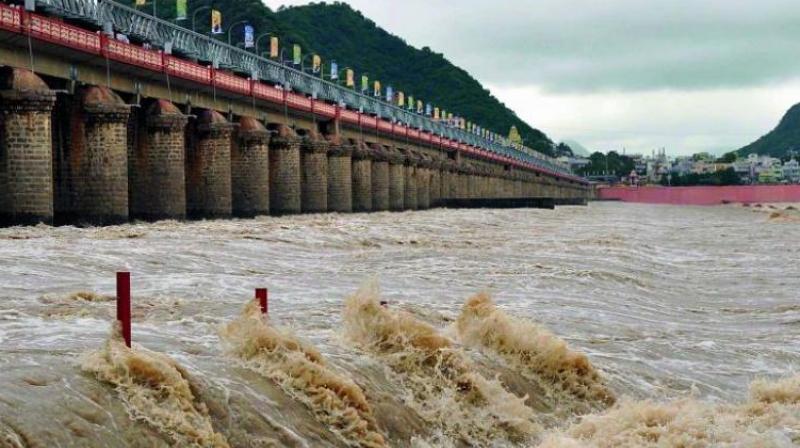 Krishna River Flood: కృష్ణమ్మకు వరద పోటు! ప్రమాద హెచ్చరికలు జారీ!