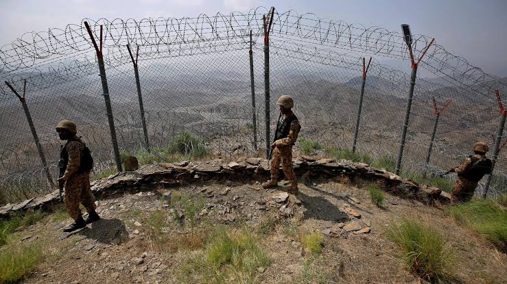 Afghanistan-Pak: ఆఫ్ఘానిస్థాన్-పాక్ సరిహద్దులో ఉద్రిక్తత..! తాలిబన్ల ప్రతీకార దాడుల్లో 15  మంది పాక్ సైనికులు మృతి..!
