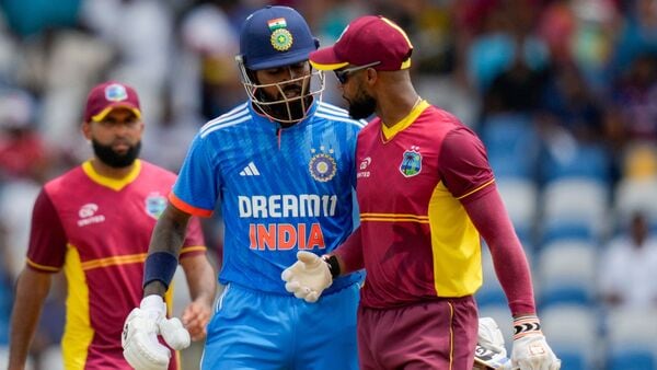 ఆల్‌రౌండ్‌షోతో అదరగొడుతున్న..టీమిండియా!!