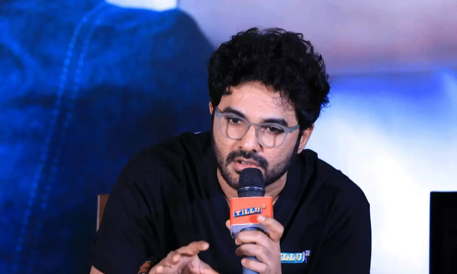 ఏదిపడితే అది మాట్లాడవద్దు – డీజే టిల్లు  స్ట్రాంగ్ వార్నింగ్!