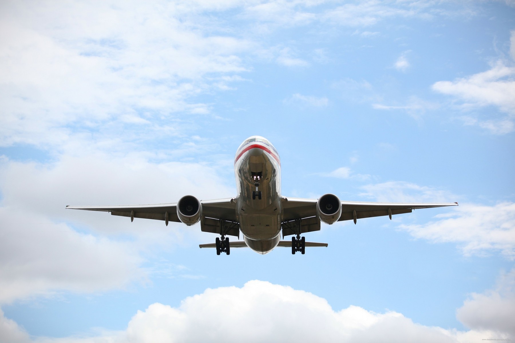 Air China: గాల్లోనే లగేజీ దగ్ధం.. ఎయిర్ చైనా విమానంలో కలకలం..! లిథియం బ్యాటరీ పేలడంతో..!