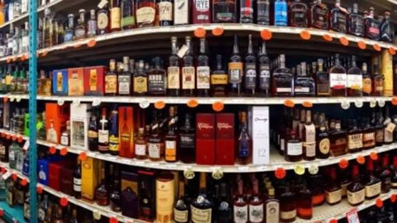 Liquor shops: మద్యం టెండర్లలో సంచలనం..! 150 షాపుల కోసం దరఖాస్తు చేసిన ఏపీ మహిళ..!