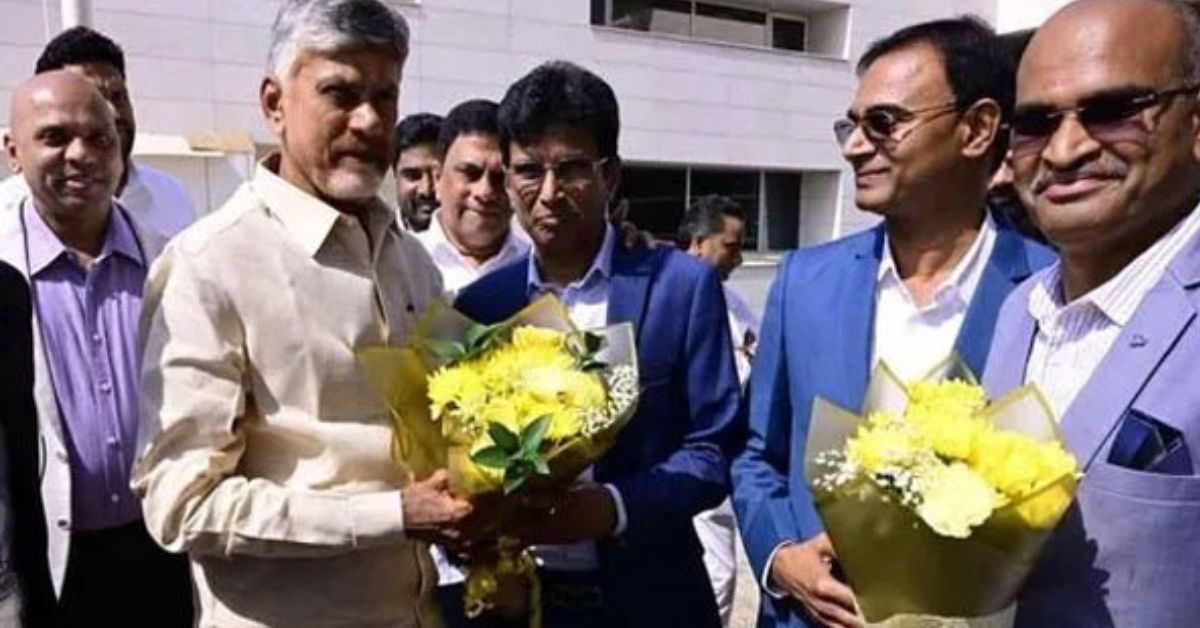 దుబాయ్‌లో సందడి వాతావరణం - సీఎంకు ఘన స్వాగతం! గల్ఫ్ కుటుంబాలకు అండగా నిలిచే బీమా పథకం!
