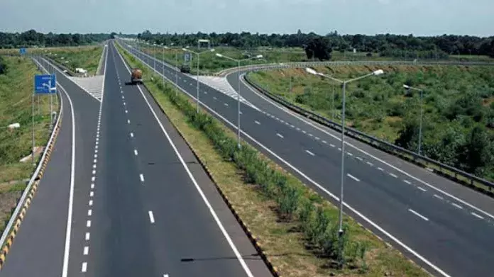 Amaravati Expressway: సీడ్ యాక్సెస్ రోడ్డుకు కొత్త ఊపు..! ఎలివేటెడ్ కారిడార్‌తో ఆధునిక రూపు..!