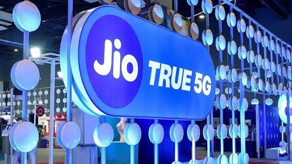 Jio: జియో 5G యూజర్లకు మెగా ఆఫర్‌! రూ.35,000 విలువైన గూగుల్ AI సేవ ఉచితం..!