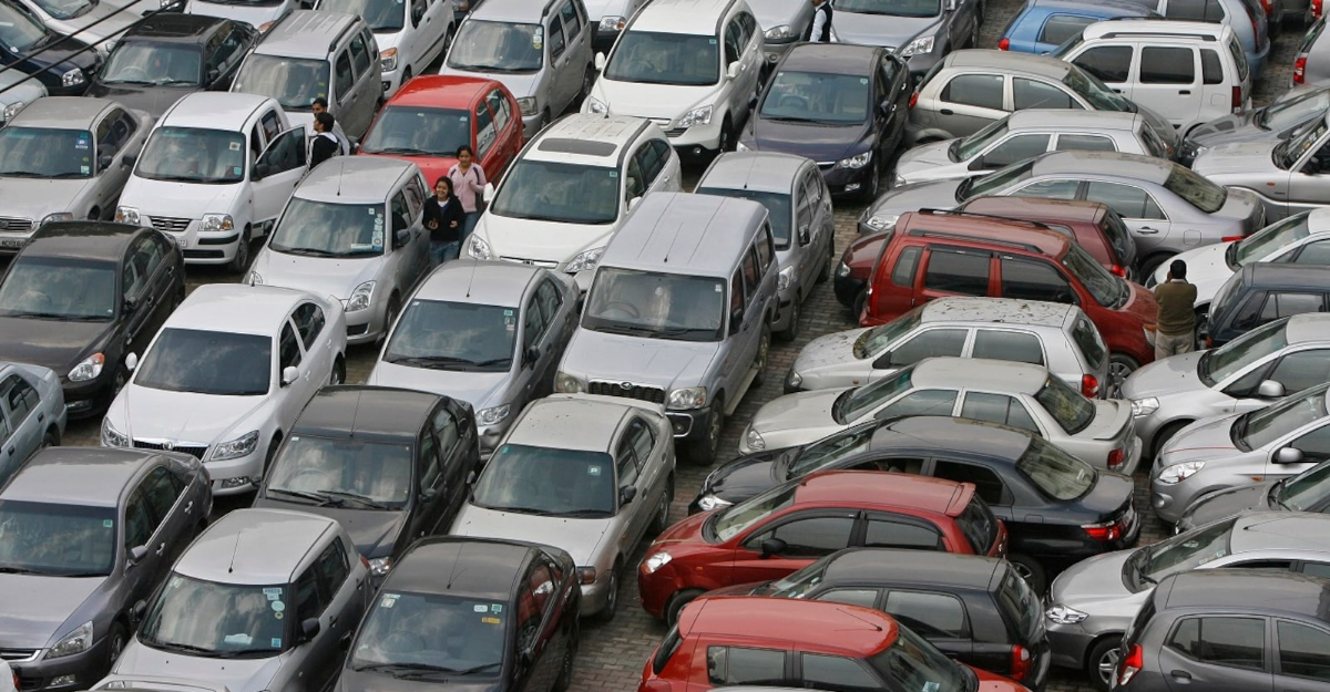 Auto Sales: ఆటో అమ్మకాలు రికార్డు స్థాయికి.. పండుగ సీజన్‌, జీఎస్టీ తగ్గింపులు ప్రభావం అంటున్నా ఆటో నిపుణులు!!