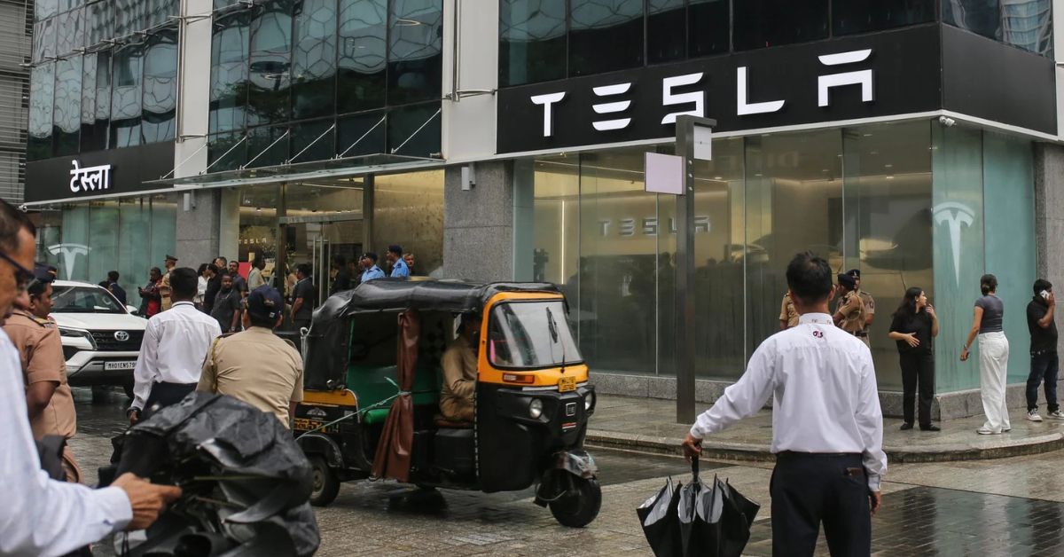Tesla in India : టెస్లా ఇండియాలో నిరుత్సాహకర ఆరంభం.. ఒకే మోడల్ రెండు షోరూమ్స్!
