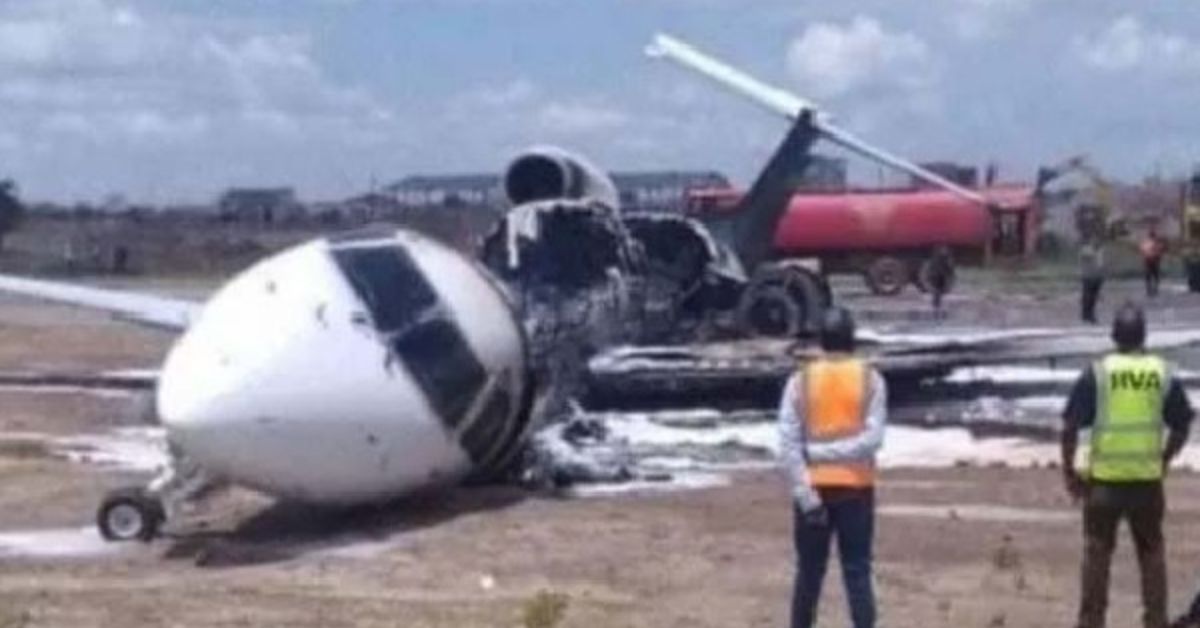 కాంగోలో మంత్రి విమానానికి ప్రమాదం.. ల్యాండింగ్ సమయంలో రన్‌వే నుంచి జారి మంటల్లో చిక్కుకుంది!