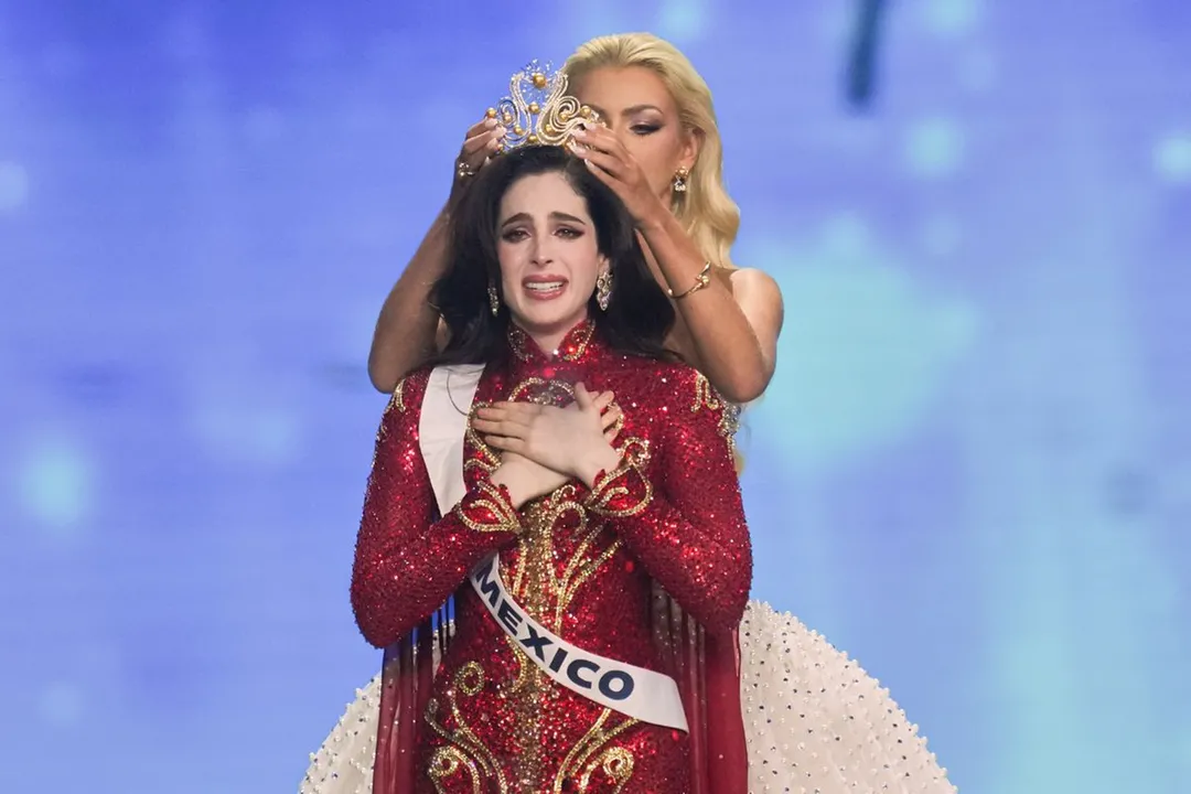 Miss Universe: మెక్సికో అందాల రాణి ఫాతిమా బోష్‌కి మిస్ యూనివర్స్ కిరీటం… వివాదాల మధ్య ఘన విజయం!!