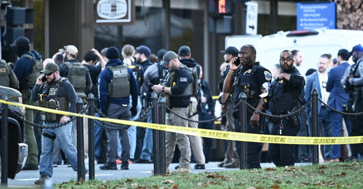 Washington DC:  వైట్ హౌస్ కాల్పులు ఇద్దరు గార్డ్ గాయాలు… దాడిని తీవ్రంగా ఖండించిన ట్రంప్!