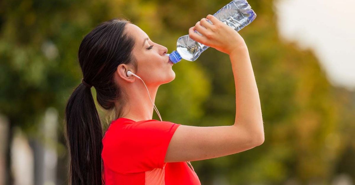 Drinking water: రోజూ 2–3 లీటర్లకే పరిమితం..  అతిగా నీరు తాగితే శరీరానికి షాక్!