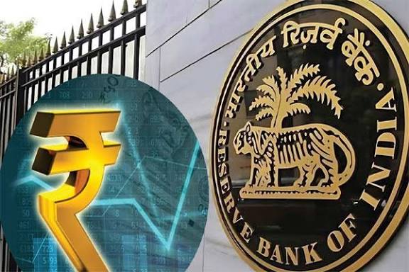 Gold–Rupee Shock: ఆర్బీఐ పాలసీకి ముందే పసిడి డిప్… రూపాయి కౌంటర్ అటాక్!