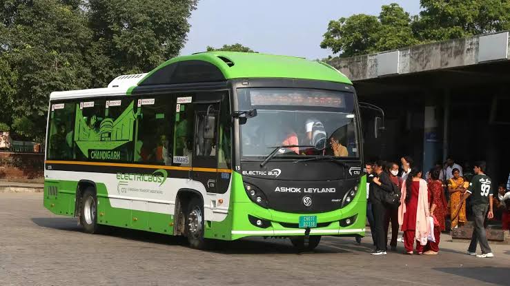 Electric Bus: ఆర్టీసీ ప్రయాణికులకు గుడ్ న్యూస్..! ఆ రూట్లలో కొత్త ఎలక్ట్రిక్ బస్సులు..!