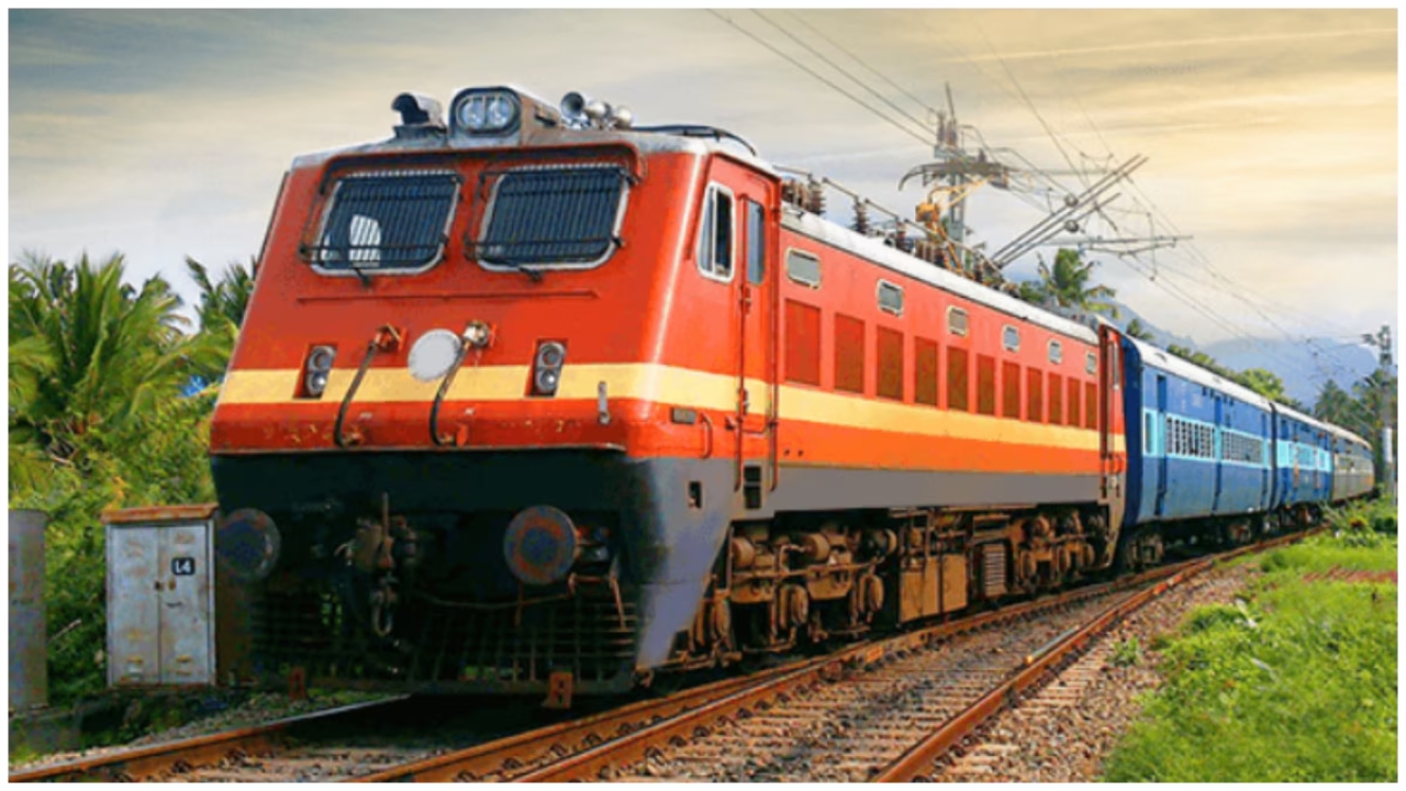 Special Trains: చర్లపల్లి నుంచి ప్రత్యేక రైళ్లు..  ఏపీలో హాల్ట్ స్టేషన్లు ఇవే! పూర్తి షెడ్యూల్!
