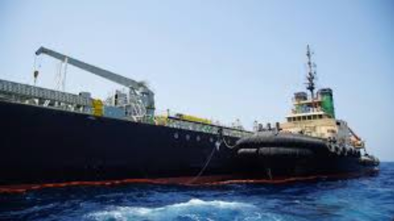 Oman: ఇరాన్‌ గల్ఫ్ ఆఫ్ ఓమాన్‌లో భారీ ఆయిల్ ట్యాంకర్‌ను సీజ్‌! అందులో భారతీయులు కూడా...