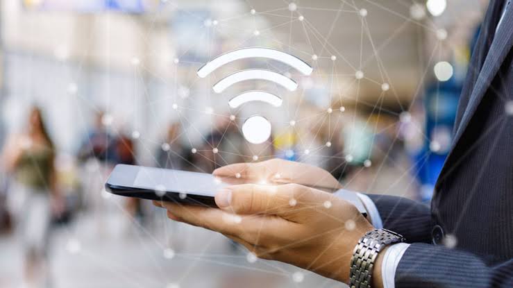 Wifi: ఫ్రీ వైఫై ఉంది కదా అని కనెక్ట్ అయ్యారా..? మీ డేటా ప్రమాదంలోనే..!