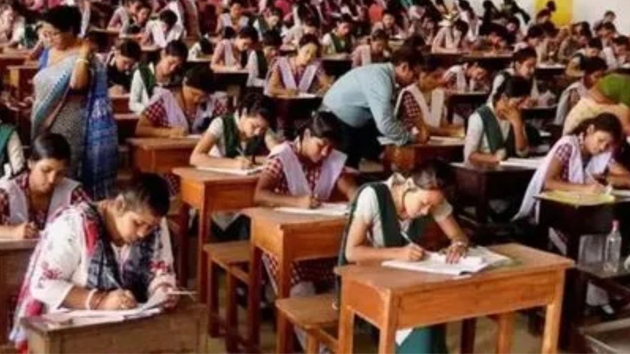 Inter Exams: ఇంటర్ విద్యార్థులకు అలర్ట్…! ఏపీ ఇంటర్ పరీక్షల తేదీల్లో స్వల్ప మార్పులు!