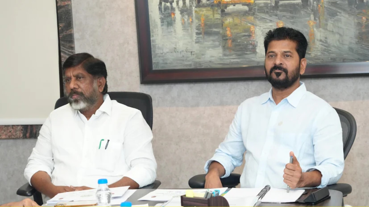 Indiramma Indlu: ఇందిరమ్మ ఇళ్లపై ఊహించని షాక్! లక్షల మందికి ఇళ్లు రావు.. ఈ లిస్ట్‌లో మీరు పేరు ఉందేమో చెక్ చేసుకోండి!