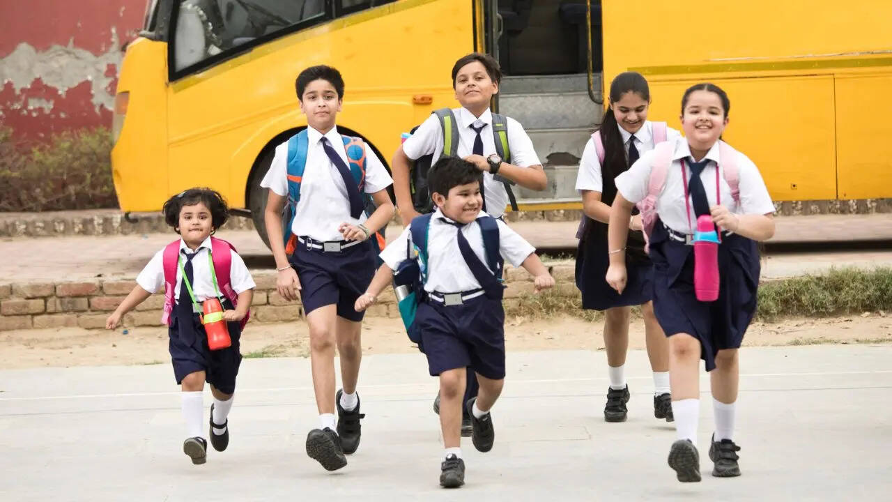 Sankranti Holidays: సంక్రాంతి సెలవుల సందడి మొదలు.. పాఠశాలలు, కాలేజీలకు సెలవులు ఎప్పటి నుంచి అంటే!!