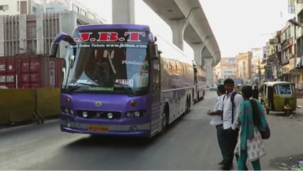 AP Government: సంక్రాంతి పేరుతో బస్సు టికెట్ల దోపిడీ.. ఏపీ సర్కార్ సీరియస్!