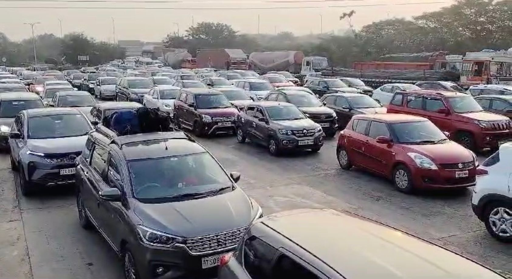 Vijayawada Highway: సంక్రాంతి రద్దీ..  HYD విజయవాడ హైవేపై 70 వేల వాహనాలు!