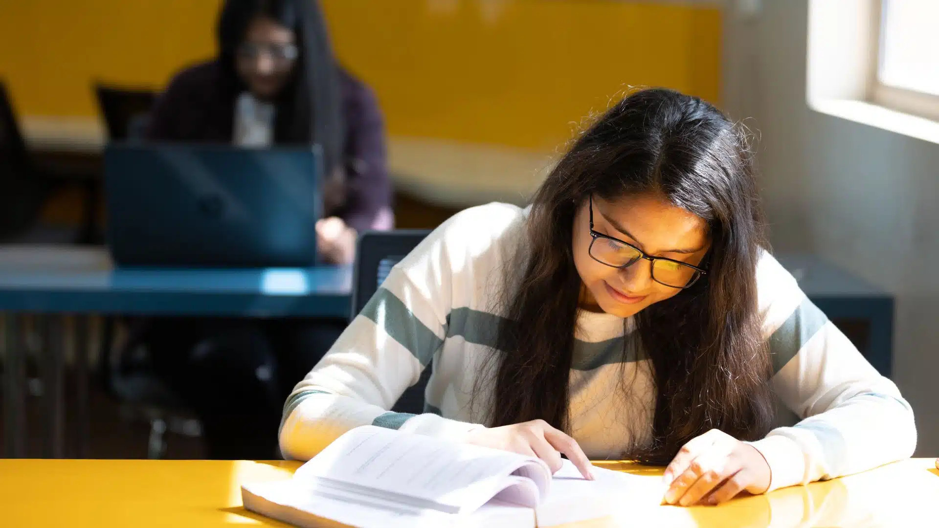  Education News: విద్యార్థులకూ ఇంటర్న్‌షిప్ తప్పనిసరి.. 2026–27 నుంచి కొత్త విధానం అమలు!!