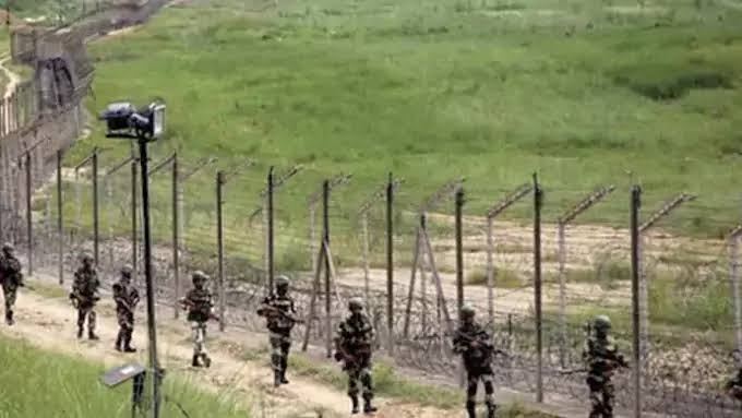 Boarder: సరిహద్దుల్లో పాక్ డ్రోన్ల కలకలం..! కాల్పులతో తరిమికొట్టిన భారత సైన్యం!