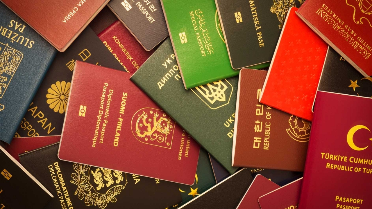 Best Passports: 2026లో పవర్‌ఫుల్ పాస్‌పోర్ట్స్ ఉన్న టాప్ 10 దేశాలు! భారత్ ఏ స్థానం లో ఉందంటే!