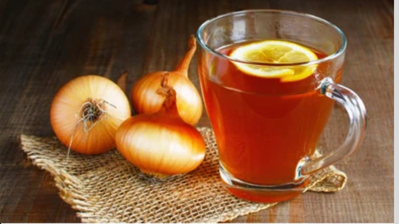 Home Remedies: జలుబు, దగ్గుతో ఇబ్బంది పడుతున్నారా? అమ్మమ్మల చిట్కా... వంటింట్లో ఉండే ఉల్లిపాయతో చెక్!