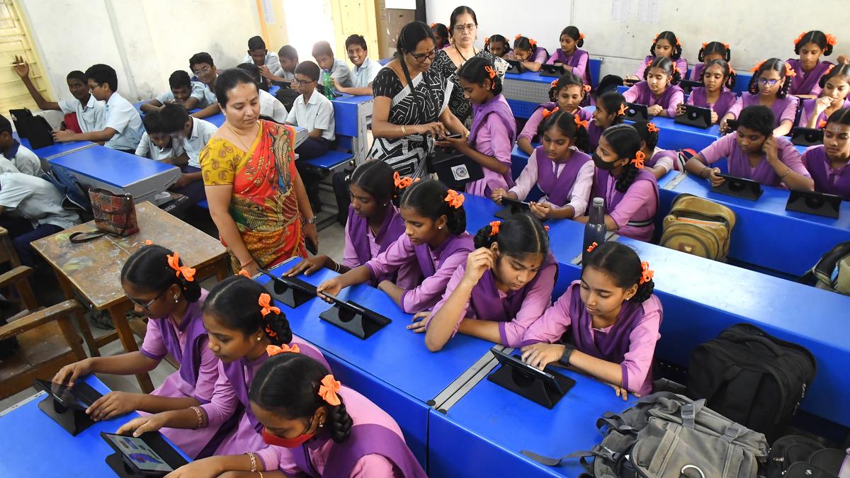 Teachers News: ఏపీలో ప్రభుత్వ ఉపాధ్యాయులకు బంపర్ అప్‌డేట్.. ఏప్రిల్, మే నెలల్లో కీలక అంశాలు..!!     