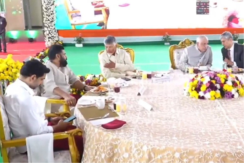 Governor’s ‘At Home: గవర్నర్ ‘ఎట్ హోమ్’లో అరుదైన సమైక్యత..! రాష్ట్ర ప్రజాస్వామ్యానికి ప్రతీకగా వేడుక!