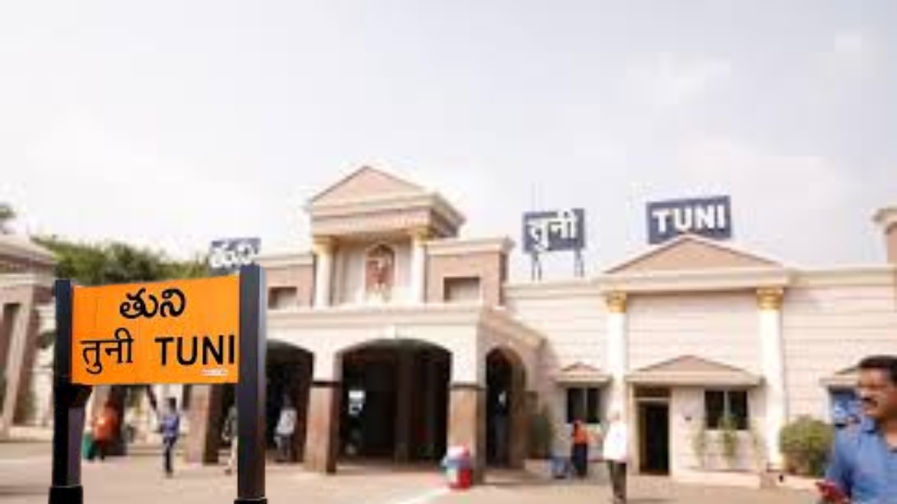 ఏపీలో ఆ ప్రాంతం ప్రజలకు ఎగిరి గంతేసే వార్త! ఎయిర్ పోర్ట్ లుక్ లో కొత్త రైల్వే స్టేషన్...