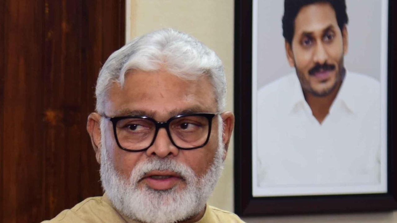 గుంటూరులో హై టెన్షన్.. పోలీసుల అదుపులో మాజీ మంత్రి!