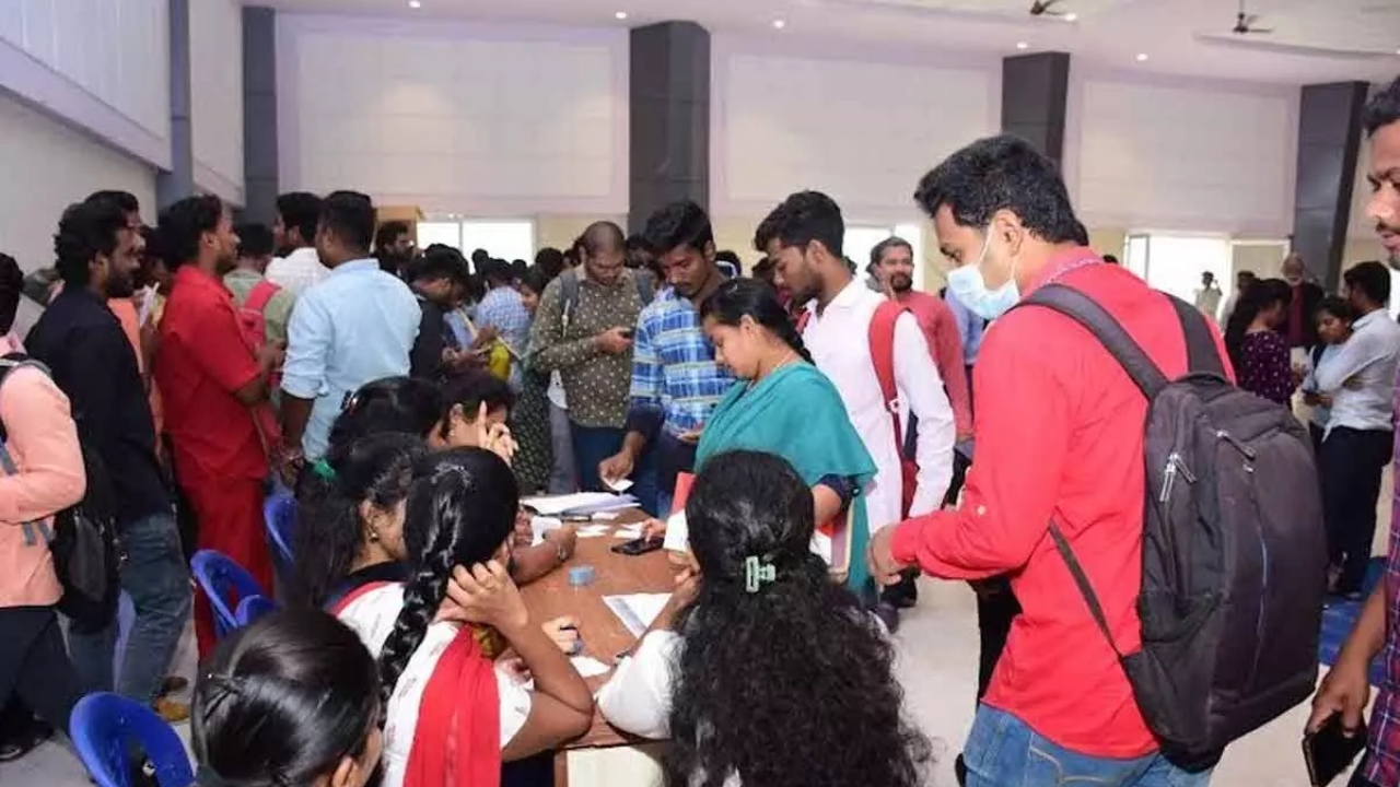 ఏపీలో ఉద్యోగాల జాతర! మెగా జాబ్ క్యాలెండర్‌కు ముహూర్తం ఖరారు!