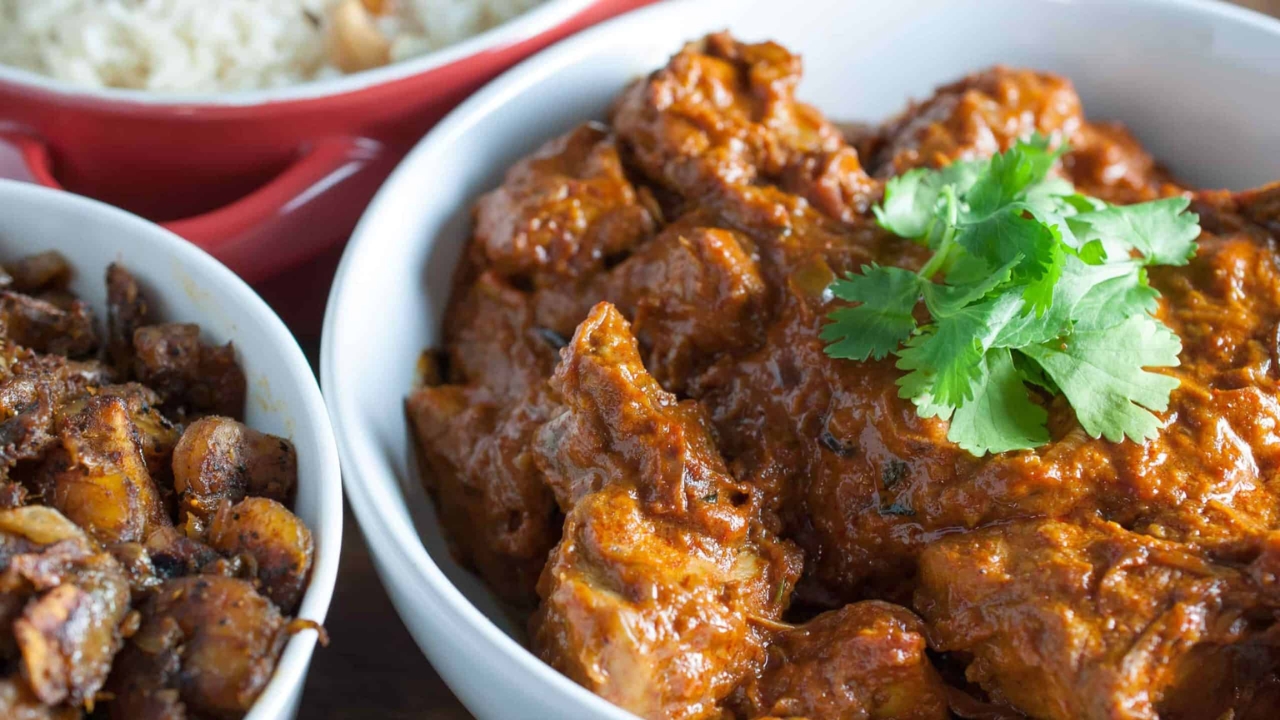 క్రీమీ అండ్ టేస్టీ.. కేరళ స్టైల్ కొబ్బరి పాల కోడి కూర! తయారీ విధానం...