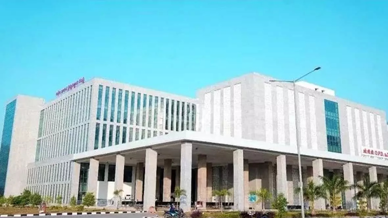 రూ.10లకే ప్రాణదానం.. కిడ్నీ ట్రాన్స్‌ప్లాంటేషన్, బ్రెయిన్ ట్యూమర్ సర్జరీలు సైతం ఉచితం!