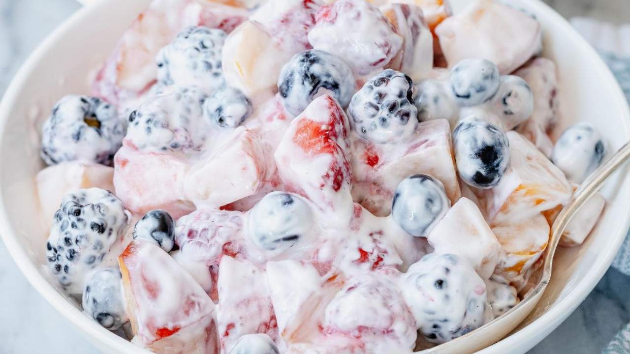 ఫ్రూట్ మిల్క్ షేక్స్ తాగేవాళ్లకు అలర్ట్..! ఏ పండ్లు సేఫ్? ఏవి డేంజర్?