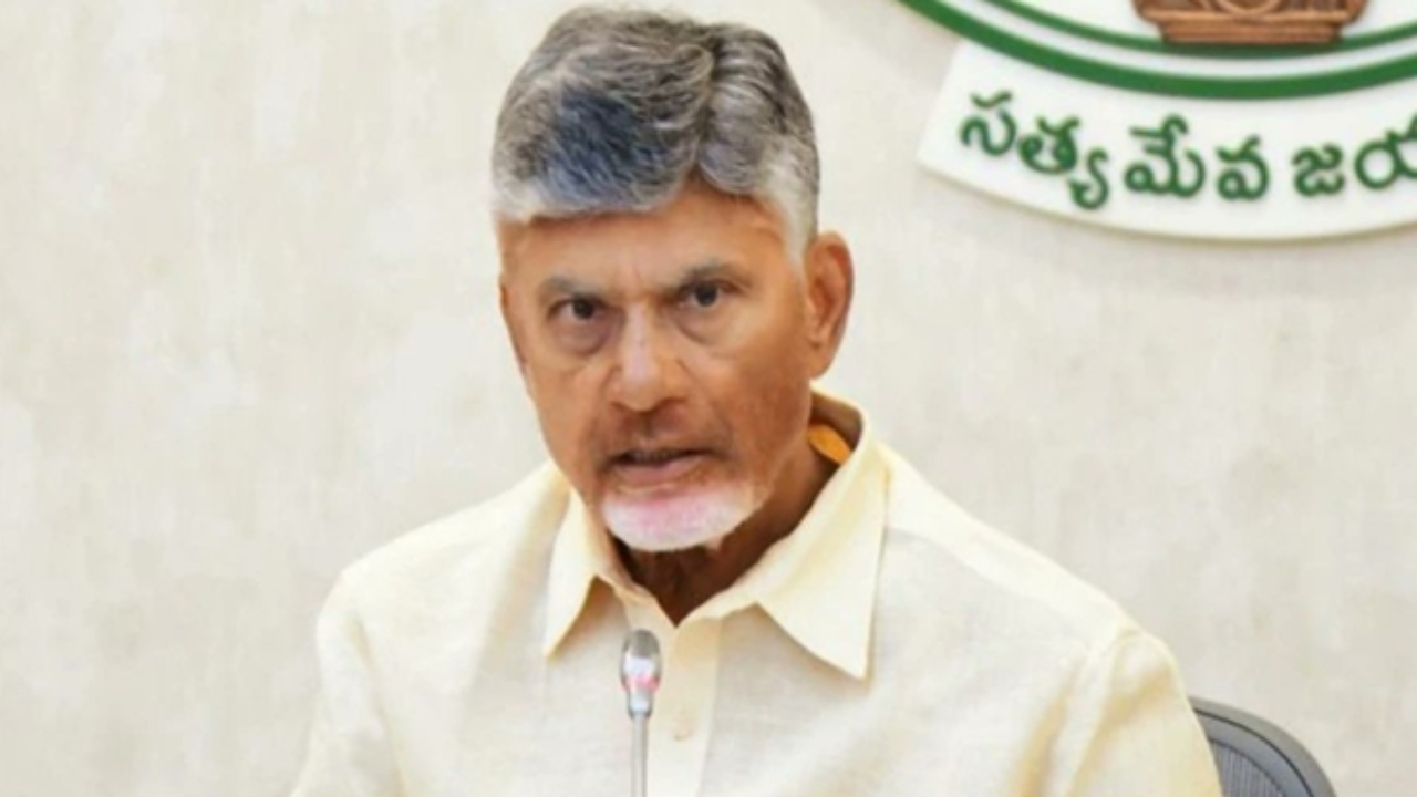 Chandrababu: వారికి సోషల్ మీడియా నిషేధం! సీఎం చంద్రబాబు సంచలన నిర్ణయం!
