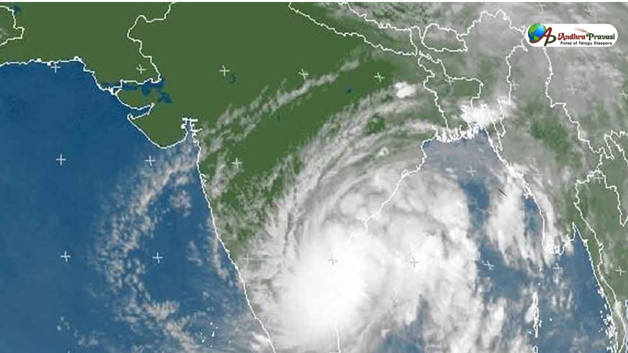 Heavy Rains: ఏపీలో మారనున్న వాతావరణం! రానున్న రెండు రోజుల్లో భారీ వర్షాలు!