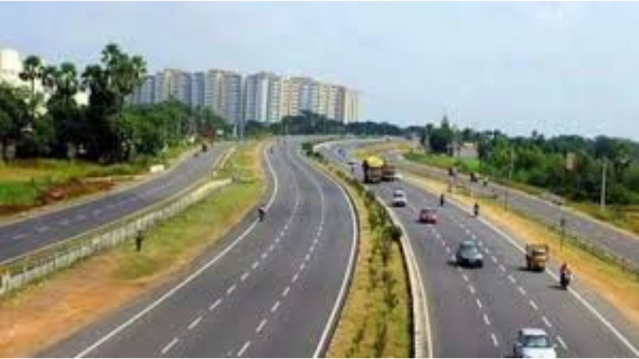 AP Govt: ఏపీ హైవేల అభివృద్ధికి గ్రీన్ సిగ్నల్…! భారీగా నిధుల కేటాయింపు!