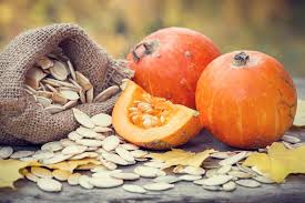 Pumpkin Seeds: గుమ్మడి గింజలను పారేస్తున్నారా? ఈ లాభాలు తెలిస్తే పొరపాటున కూడా వదలరు!