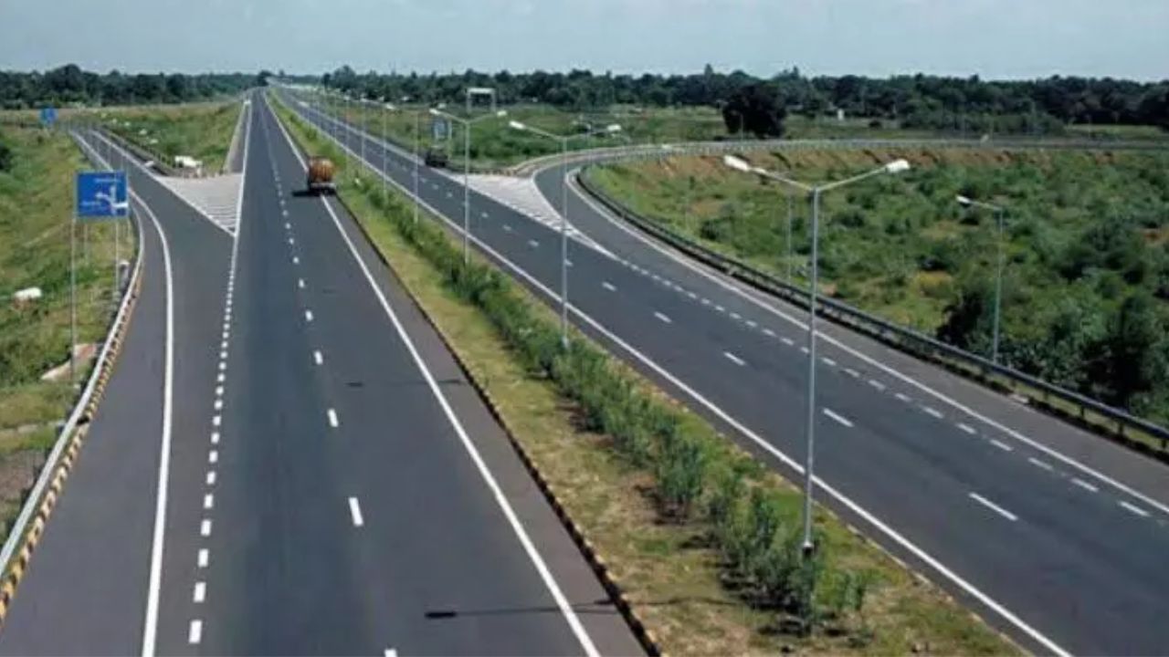 Seed Axis Road: అమరావతి మాస్టర్ ప్లాన్ అమల్లోకి...! వేగంగా సాగుతున్న స్టీల్ బ్రిడ్జ్ పనులు!